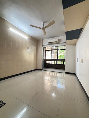 Room in 2 BHK Apartment at Seawoods Sector 50 – for Rent