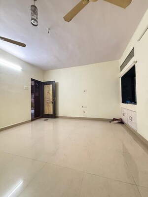Room in 3 BHK Apartment at Ekta CHS Nerul, Nerul – for Rent