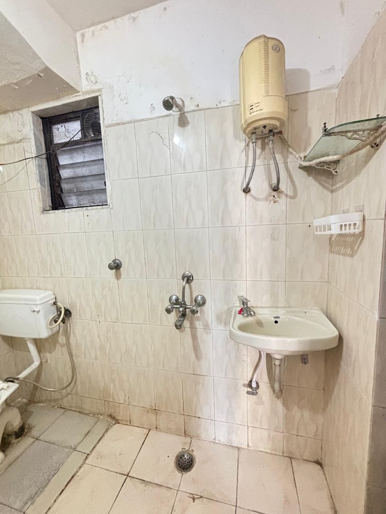 Bathroom, shelter-arcade 2 Bedroom 1220 Sq.Ft. Apartment In Seawoods Sector 42 Navi Mumbai 9526900