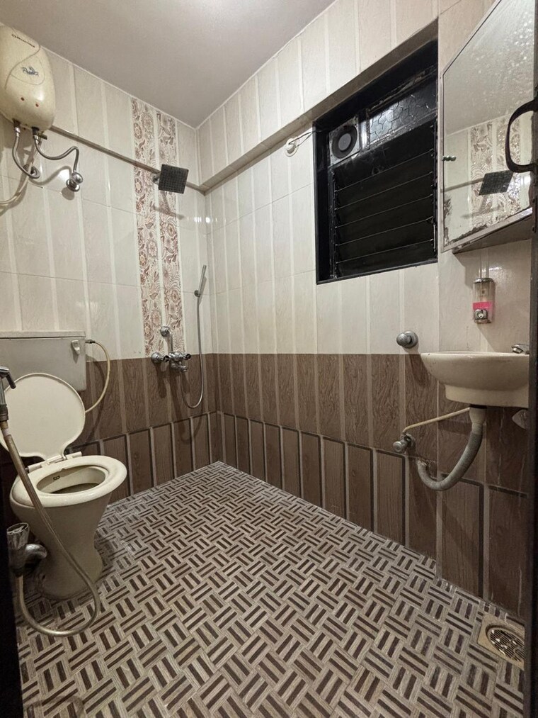 Bathroom, badri-kedar-building 2 Bedroom 1226 Sq.Ft. Apartment In Seawoods Sector 40 Navi Mumbai 9526905