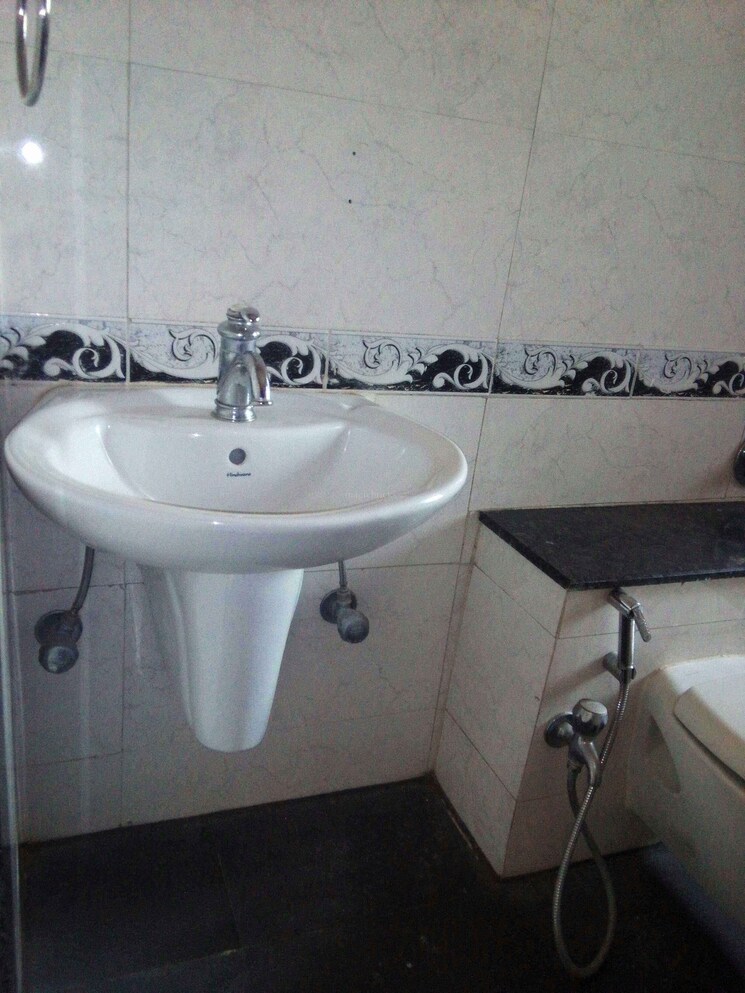 Bathroom, k-raheja-raheja-residency 2 Bedroom 1180 Sq.Ft. Apartment In Malad East Mumbai 9526990