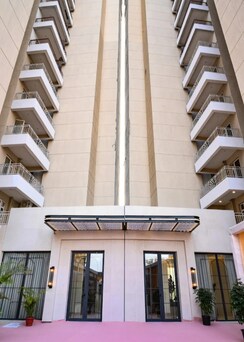 3 BHK Apartment For Sale in The Center Court
