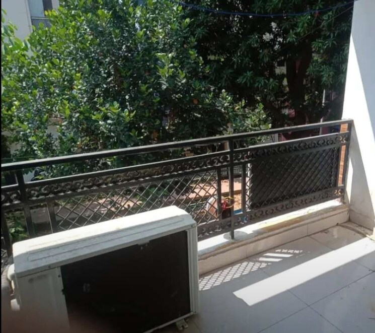 Balcony, husainganj 1 Bedroom 400 Sq.Ft. Apartment In Husainganj Lucknow 9527024