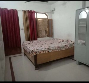 1 BHK Apartment For Rent in Husainganj