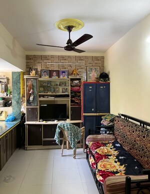 Bedroom in 1 RK Apartment at Vaibhav Apartment Prabhadevi, Prabhadevi – for Rent