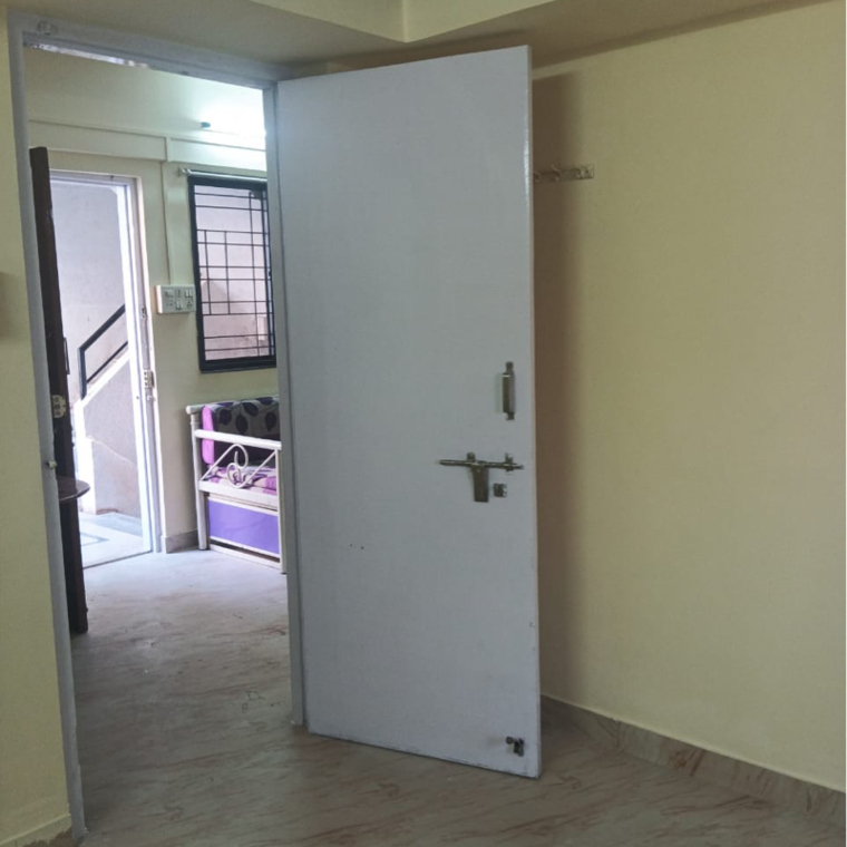 Bedroom, model colony 1 Bedroom 480 Sq.Ft. Apartment In Model Colony Pune 9527043