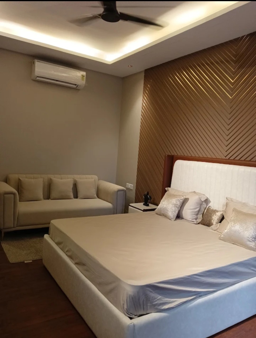 4 BHK 2391 Sq.Ft. Builder Floor in Navraj The Antalyas