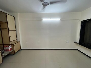 Room in 3 BHK Apartment at PR Ananti Apartment, Santacruz West – for Rent