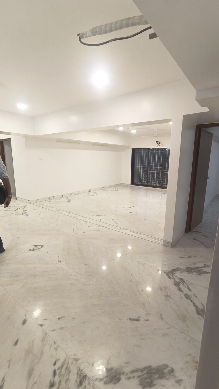 Room, url-46-juhu 3.5 Bedroom 1850 Sq.Ft. Apartment In Juhu Mumbai 9527071