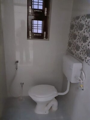 Bathroom in 2 BHK Builder Floor at Hazratganj – for Rent
