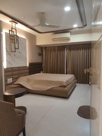 Living Room in 4 BHK Apartment at West View Vile Parle West, Vile Parle West – for Rent