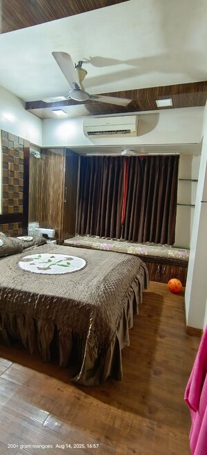 Bedroom in 3 BHK Apartment at Sheth Vasant Oasis, Andheri East – for Rent
