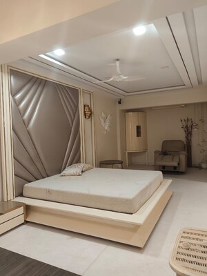 Bedroom in 4 BHK Apartment at Amal Juhu Sheetal CHS, Juhu – for Rent