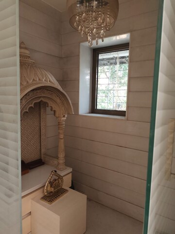 Bathroom in 4 BHK Apartment at Amal Juhu Sheetal CHS, Juhu – for Rent