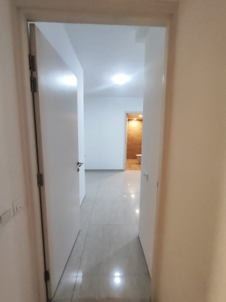 Master Bedroom, hiranandani-eagleridge-wing-b 2.5 Bedroom 925 Sq.Ft. Apartment In Thane West Thane 9527102