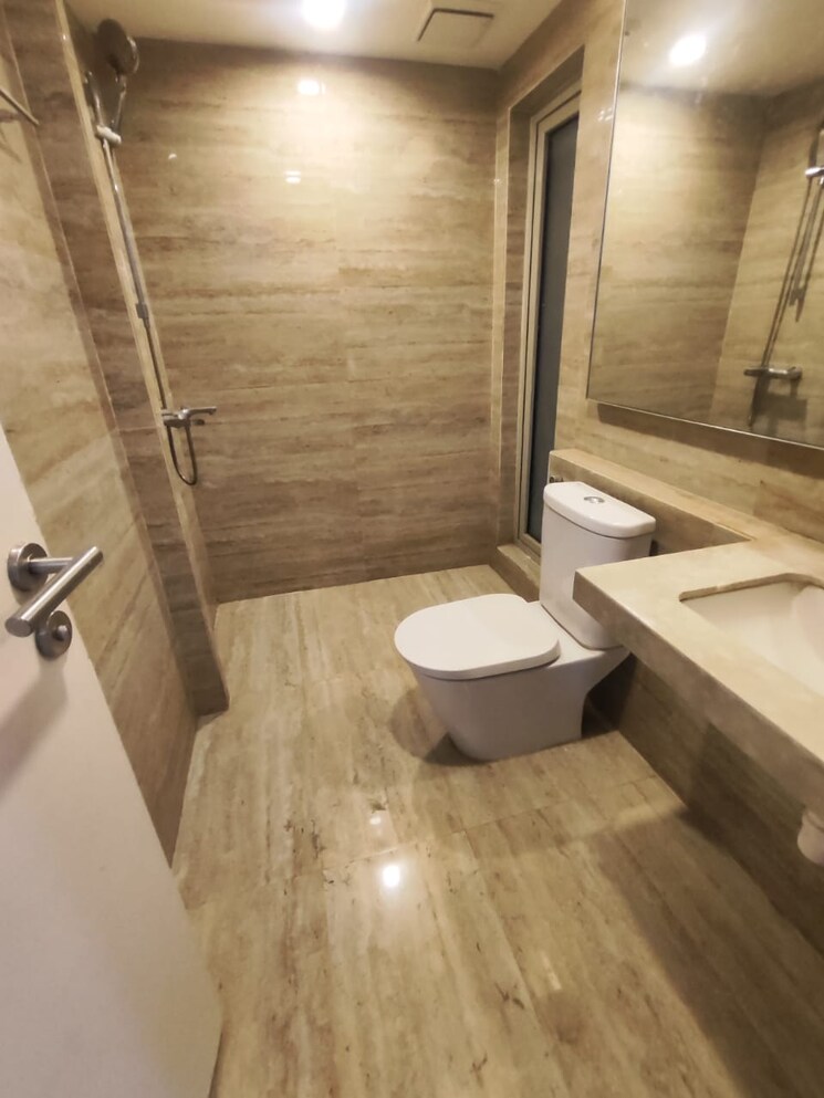 Bathroom, hiranandani-eagleridge-wing-b 2.5 Bedroom 925 Sq.Ft. Apartment In Thane West Thane 9527102