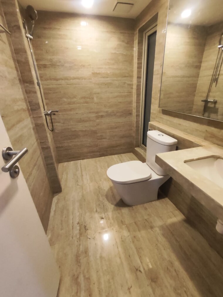 Bathroom, hiranandani-eagleridge-wing-b 2.5 Bedroom 925 Sq.Ft. Apartment In Thane West Thane 9527102