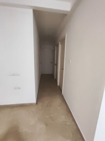 Room in 2.5 BHK Apartment at Hiranandani Eagleridge Wing B, Thane West – for Sale