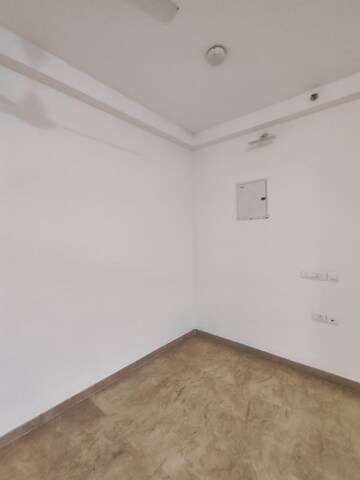 Room in 2.5 BHK Apartment at Hiranandani Eagleridge Wing B, Thane West – for Sale