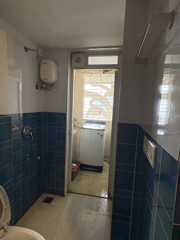 Bathroom, lodha-amara 2 Bedroom 672 Sq.Ft. Apartment In Kolshet Road Thane 9527108