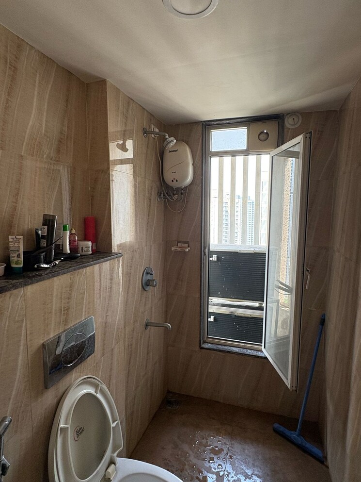 Bathroom, lodha-amara 2 Bedroom 672 Sq.Ft. Apartment In Kolshet Road Thane 9527108