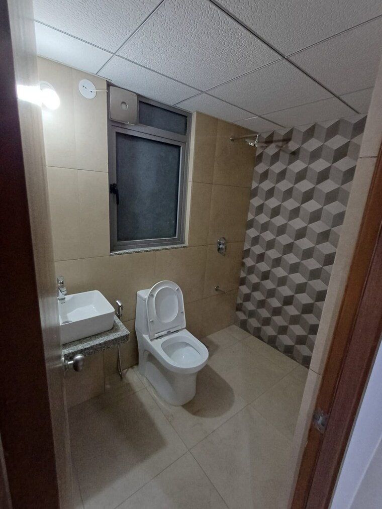 Bathroom, kalpataru-immensa 2 Bedroom 637 Sq.Ft. Apartment In Kolshet Road Thane 9527112