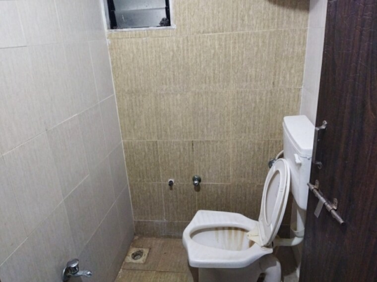 Bathroom, chandkheda 2 Bedroom 1035 Sq.Ft. Apartment In Chandkheda Ahmedabad 9527124