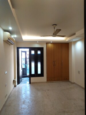 Master Bedroom in 3 BHK Builder Floor at Greater Kailash ii – for Rent