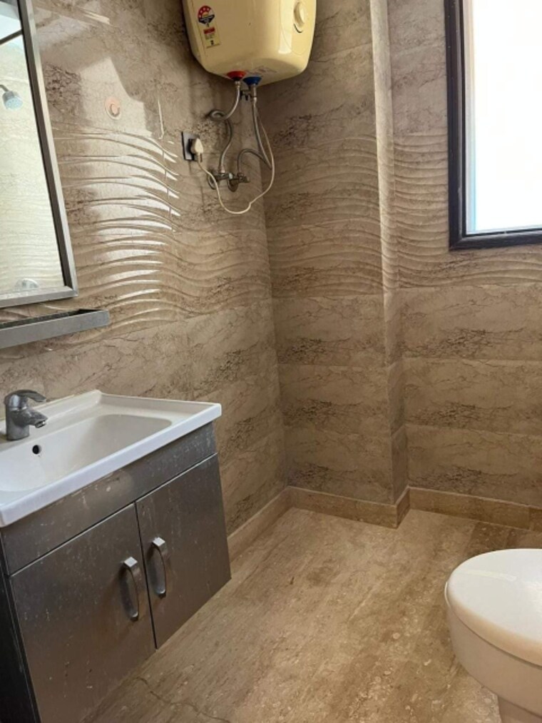 Attached Bathroom, greater kailash ii 3 Bedroom 2000 Sq.Ft. Builder Floor In Greater Kailash ii Delhi 9527122