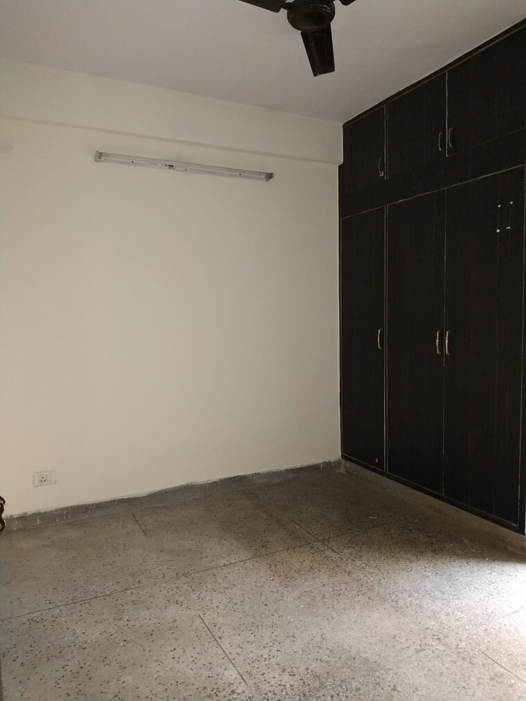 Room, jasola vihar 1 Bedroom 516 Sq.Ft. Apartment In Jasola Vihar Delhi 9527135