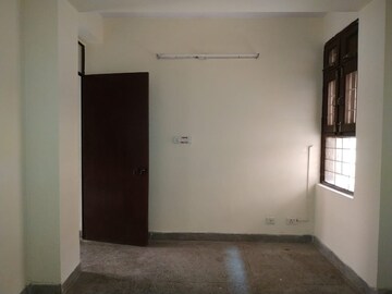 Room in 1 BHK Apartment at Jasola Vihar – for Sale