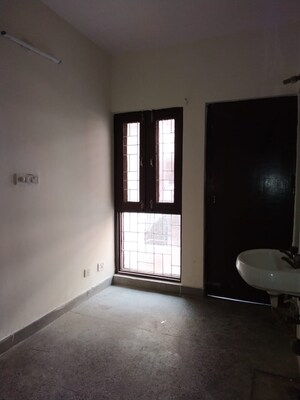 Room in 1 BHK Apartment at Jasola Vihar – for Sale