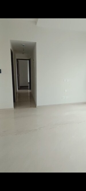 Room in 2 BHK Apartment at Piramal Mahalaxmi, Mahalaxmi – for Rent