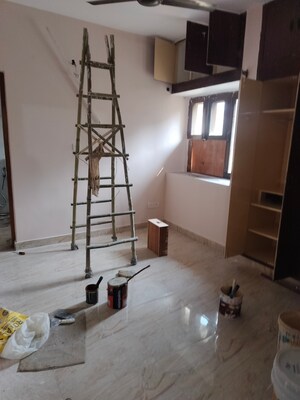 Room in 2 BHK Apartment at Sarita Vihar Pocket-J RWA, Sarita Vihar – for Rent