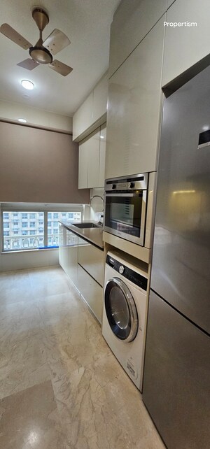 Furnished Amenities in 2 BHK Apartment at Hiranandani Castle Rock, Powai – for Rent