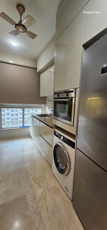 Furnished Amenities in 2 BHK Apartment at Hiranandani Castle Rock, Powai – for Rent