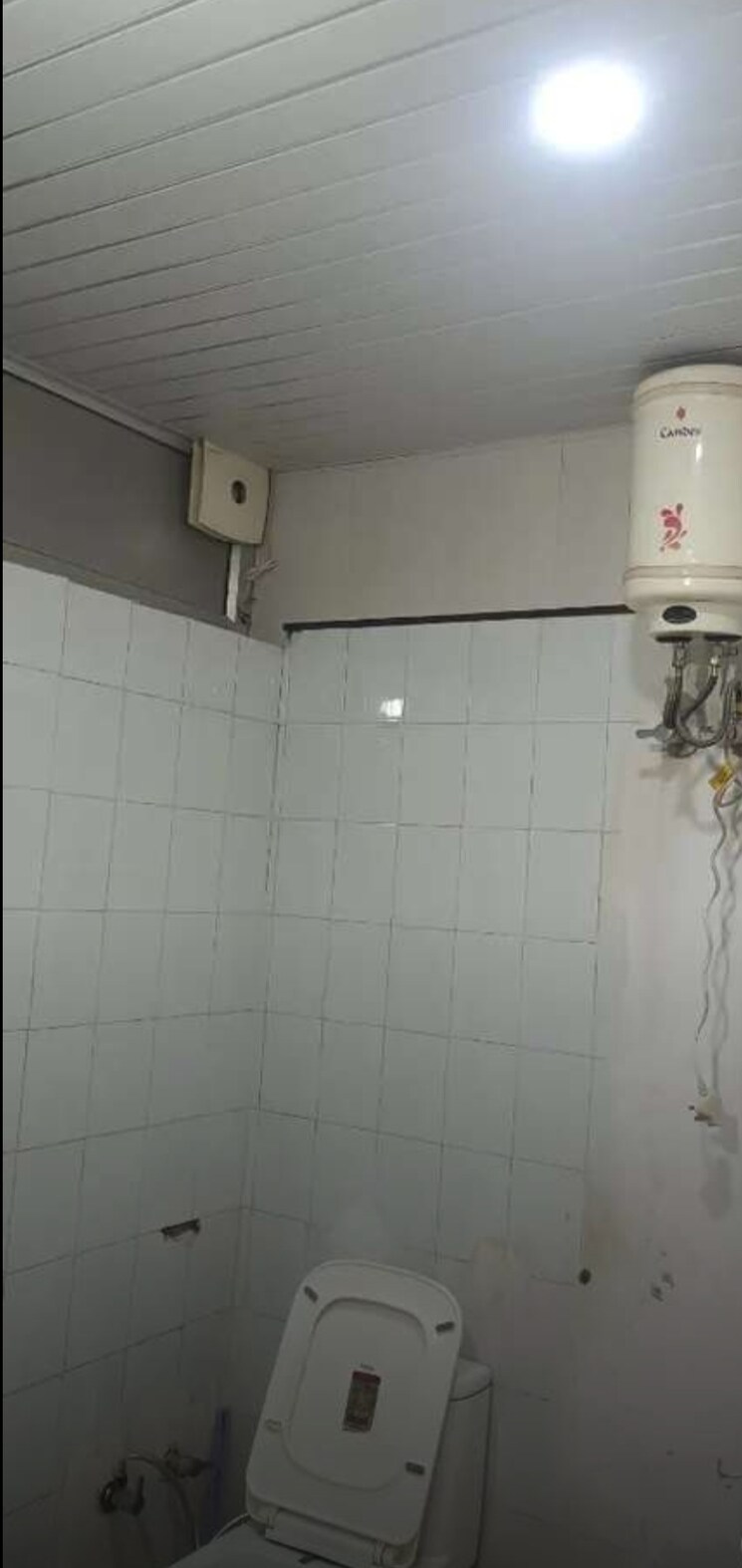 Bathroom, hazratganj 1 Bedroom 380 Sq.Ft. Apartment In Hazratganj Lucknow 9527141