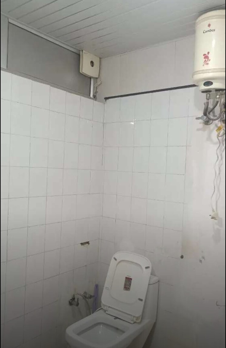 Bathroom, hazratganj 1 Bedroom 380 Sq.Ft. Apartment In Hazratganj Lucknow 9527141