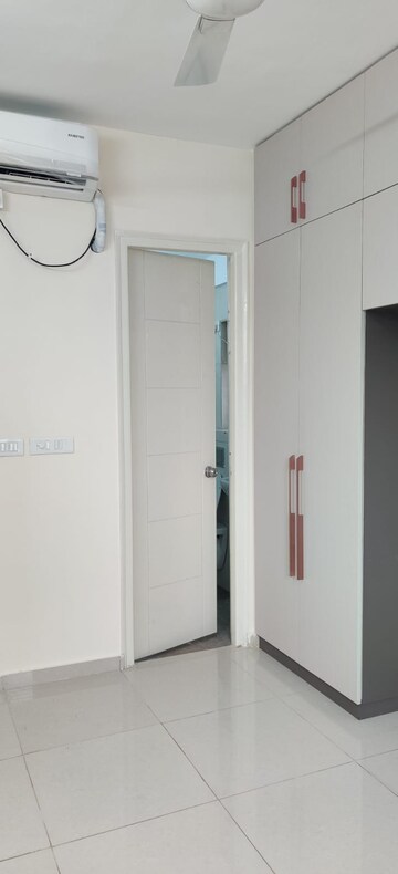 Room in 2 BHK Apartment at INDIS VB City, Bolarum – for Rent