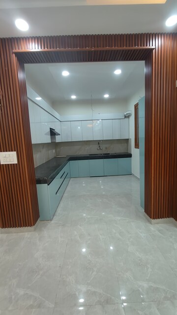 Kitchen in 3.5 BHK Builder Floor at Palam Vihar Residents Association, Palam Vihar – for Rent