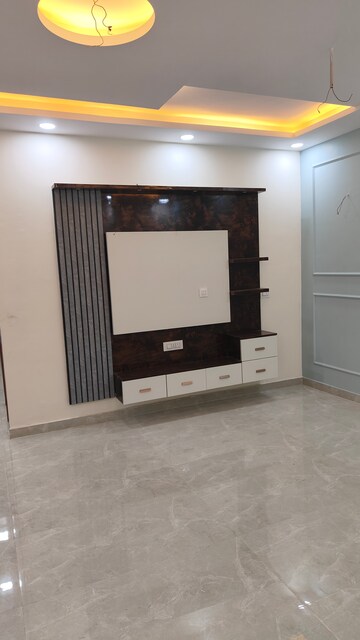 Room in 3.5 BHK Builder Floor at Palam Vihar Residents Association, Palam Vihar – for Rent