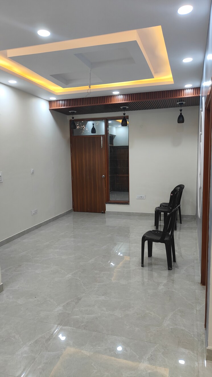 Room, palam-vihar-residents-association 3.5 Bedroom 2000 Sq.Ft. Builder Floor In Palam Vihar Gurgaon 9527171