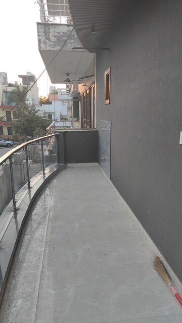 Balcony in 3.5 BHK Builder Floor at Palam Vihar Residents Association, Palam Vihar – for Rent