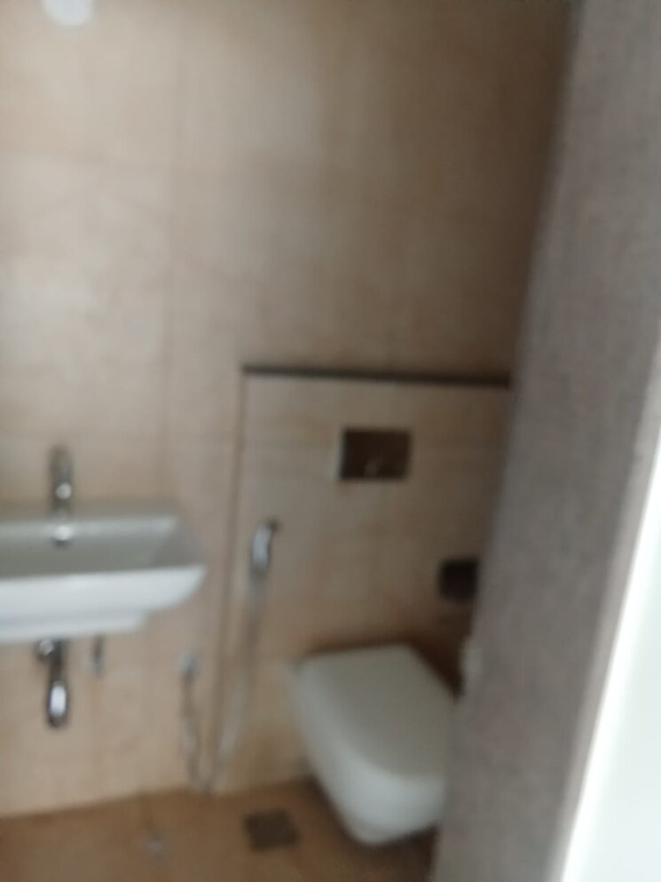 Bathroom, piramal-mahalaxmi Commercial Office Space 1200 Sq.Ft. In Mahalaxmi Mumbai 9527181