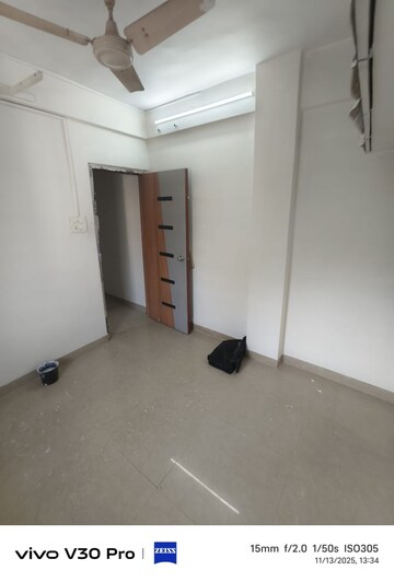 Room in 3 BHK Apartment at Om Paras, Vile Parle East – for Rent