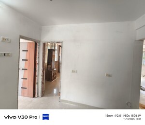 Room in 3 BHK Apartment at Om Paras, Vile Parle East – for Rent