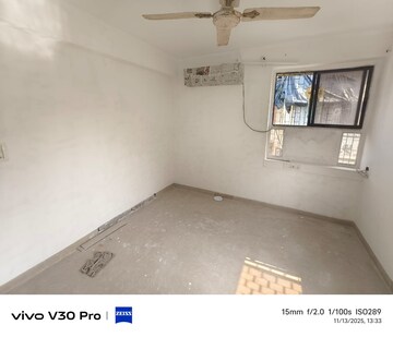 Room in 3 BHK Apartment at Om Paras, Vile Parle East – for Rent