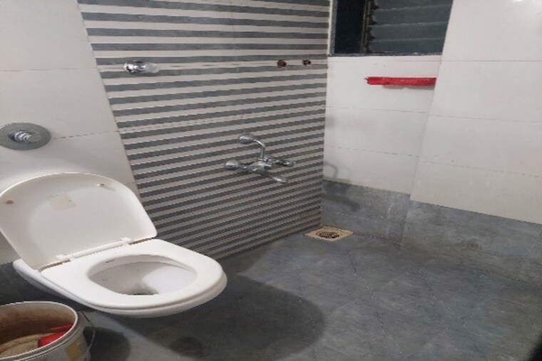 Bathroom, sri-dutt-garden-avenue-k 1 Bedroom 1150 Sq.Ft. Apartment In Virar West Palghar 9527186
