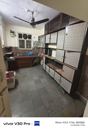 Parking in 1 BHK Apartment at Universal Paradise, Vile Parle East – for Rent