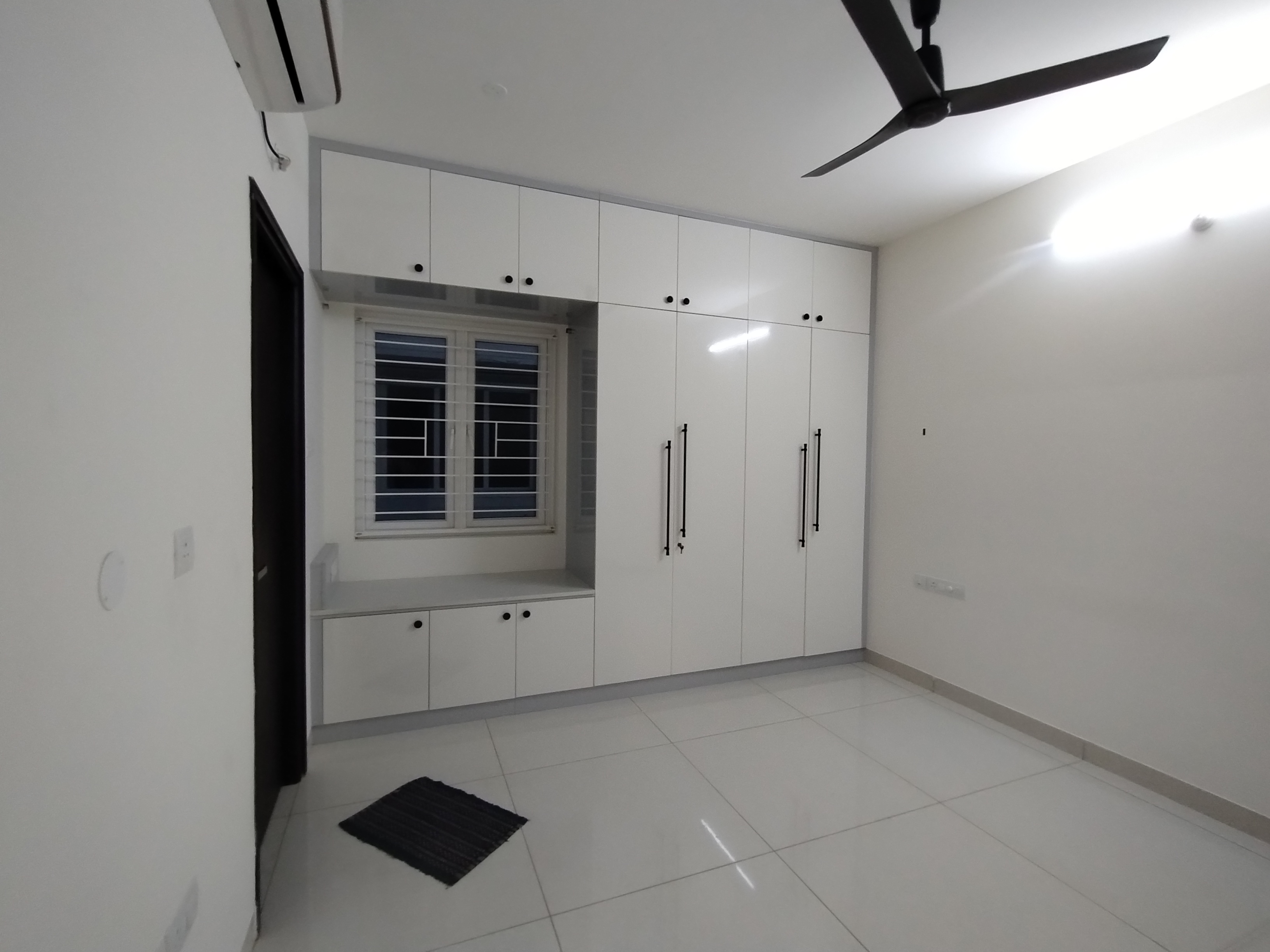 3 BHK + Pooja Room Apartment For Rent in Aparna Sarovar Zicon